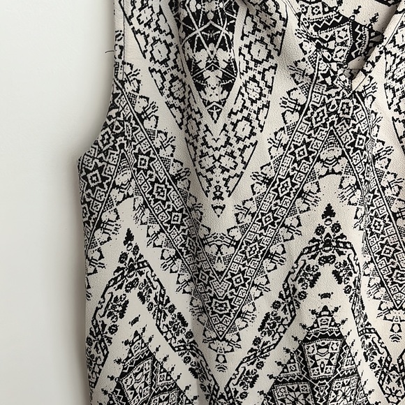 EUC One Clothing Dress - Picture 3 of 8